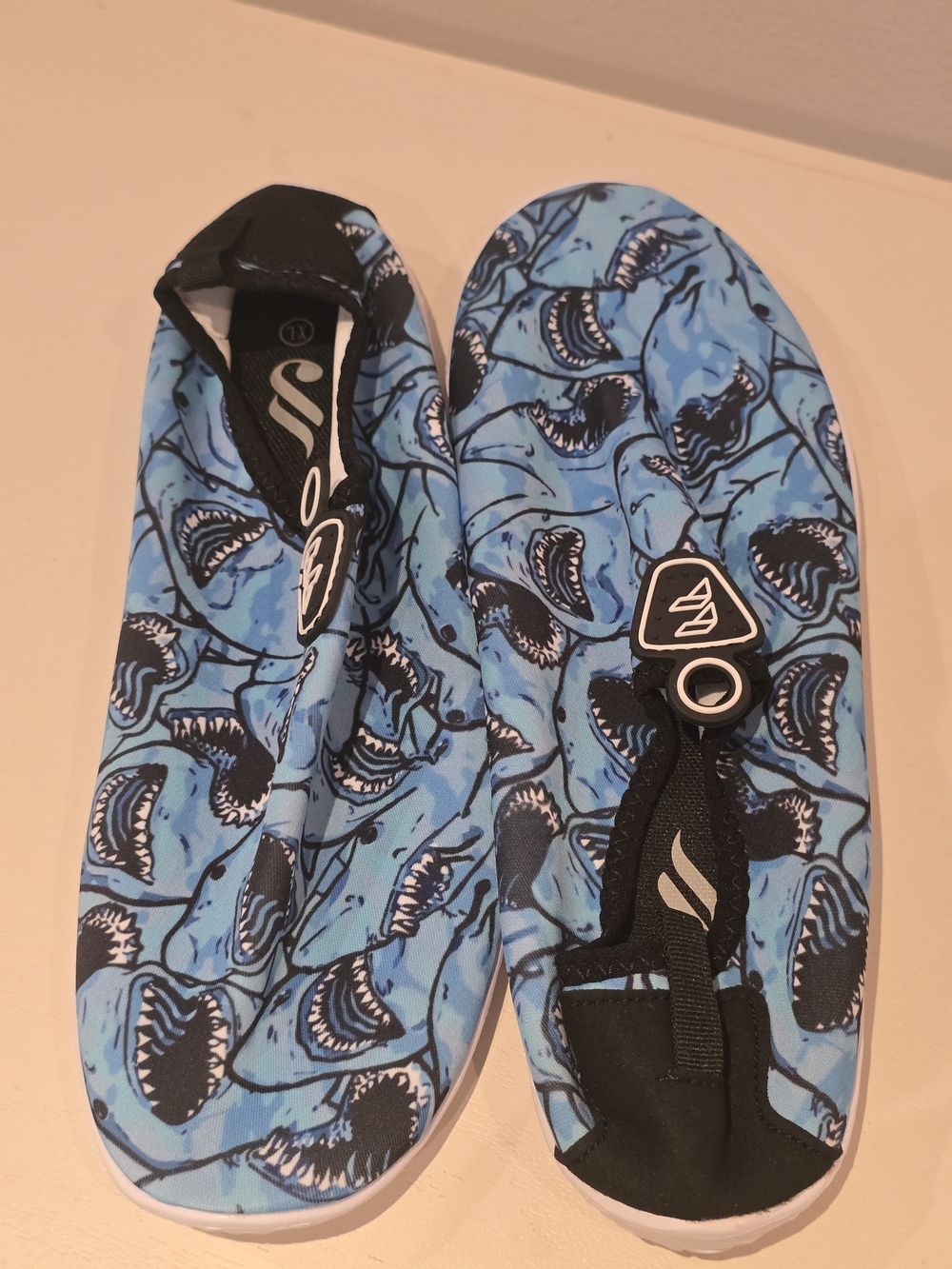 Blue Shark Print Water Shoes